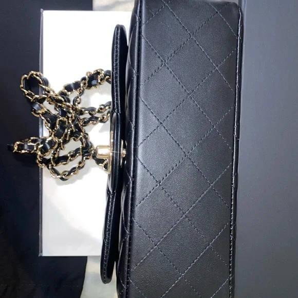 NEW CHANEL MINI CLASSIC FLAP BAG - Picture 7 of 16